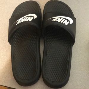 Because I can’t feet this so I’m selling it